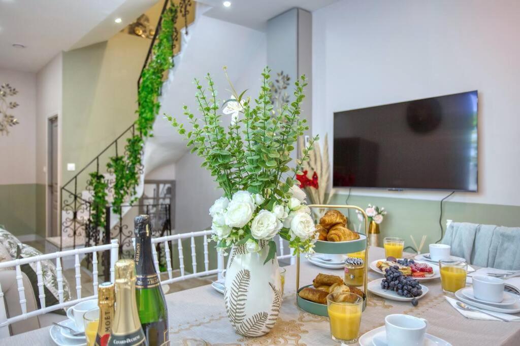Apartamento Le Nid Parisien Triplex Cosy Et Chaleureux Exterior foto