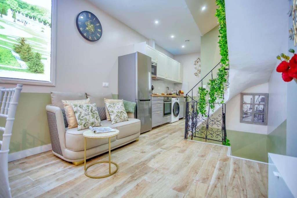 Apartamento Le Nid Parisien Triplex Cosy Et Chaleureux Exterior foto
